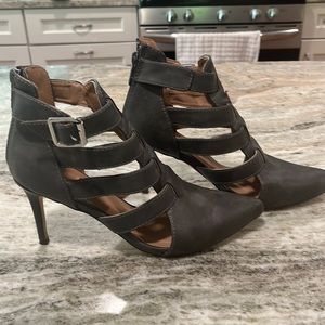 Michael, Antonio heels in gray with straps.